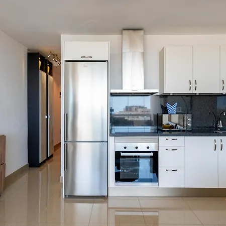 Esther's Sea View شقة